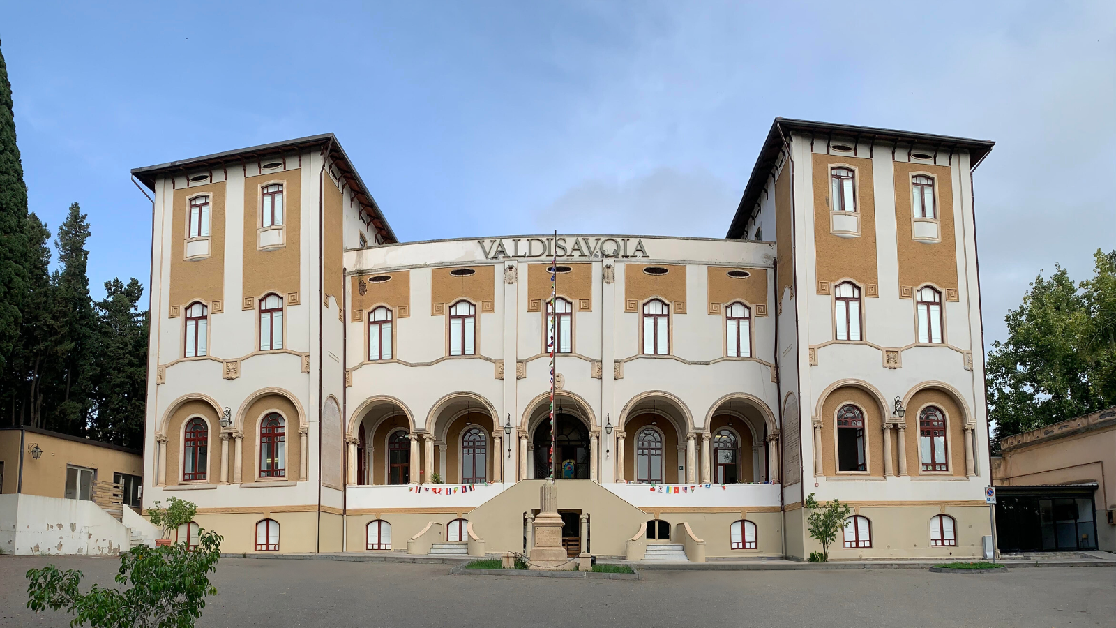 Istituto Polivalente Valdisavoia - Edificio storico d'epoca sabauda